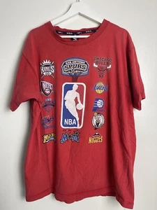 Vintage NBA Herren XL Spell Out Basketball Team Logo kurzärmeliges T-Shirt rot - Bild 1 von 4