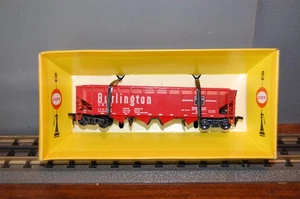 Cox HO Scale Burlington CB & Q Hopper Car - Picture 1 of 4