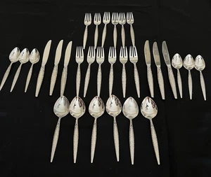 Oneida Venetia Community Stainless Flatware Set 30 piece (6 place settings) - Picture 1 of 7