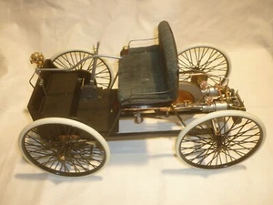 A Franklin mint scale model of a 1896 Ford Quadricycle, Ford's first car, - Picture 1 of 7