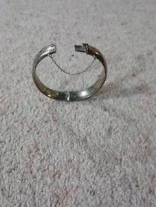 VINTAGE HALLMARKED SILVER ENGRAVED BANGLE ,CHESTER 1955/6 - Picture 1 of 12