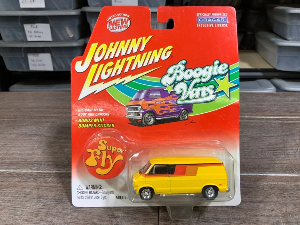 Johnny Lightning BOOGIE VANS 1977 DODGE D-150 YELLOW SUPER FLY - Image 1 of 1