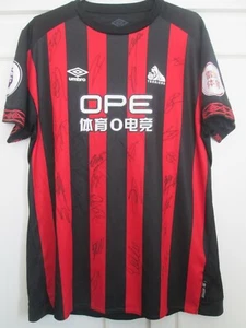 Huddersfield 2018-2019 Squad Signed Away Football Shirt COA /51136 - Bild 1 von 4