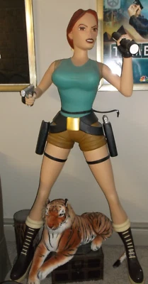LARA CROFT STATUE FULL LIFE SIZE TOMB RAIDER MUCKLE PROMO - Image 1 of 2