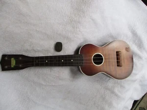 Vintage 1950 Era Harmony 4-String Ukulele (627,412) - Picture 1 of 6