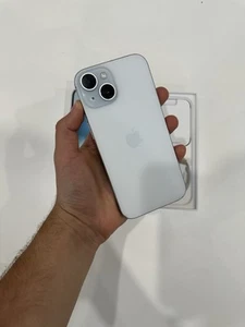 Apple iPhone 15 - Light Blue - 128GB (Unlocked) - Photo 1 sur 15