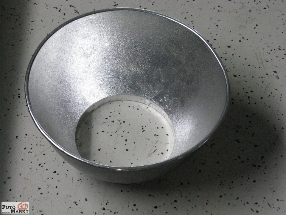 Bowens/Hensel Studioblitz Reflector (Connector MH-15) Blitz-Reflektor Ø 28 CM - Image 1 of 2