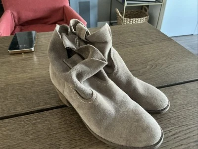 Carlos Santana Brown Suede Leighton Slouchy Ankle Booties - Size 7 - Image 1 of 4