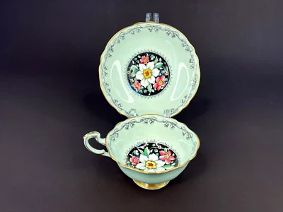 Taza de té y platillo vintage PARAGON doble garantía verde menta floral con oro Foto 1 de 4