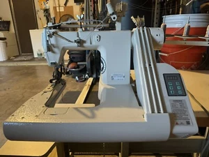 Three Needle Feed Off The Arm Chainstitch Industrial Sewing Machine - Picture 1 of 4