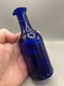 STUNNING VICTORIAN 18 SIDED BLUE GLASS POURING INK BOTTLE WITH NICE FLARED LIP - Picture 1 of 9