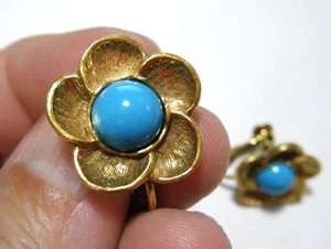 Vintage MMA Gold 5 Petal Flowers with Large Turquoise Centers Clip-on Earrings - Picture 1 of 7