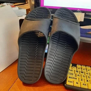 Zapatilla Hombre LightWeight Negra Talla 11 PreLoved Buen Estado - Imagen 1 de 2