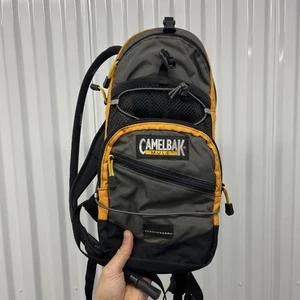 Vintage Camelbak M.U.L.E. Hydration Pack Yellow Black & Gerber Bladder - Picture 1 of 12