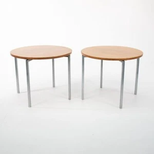 1960s Pair of Florence Knoll Round Walnut & Steel Side / End Tables Model 2562 T - Picture 1 of 12