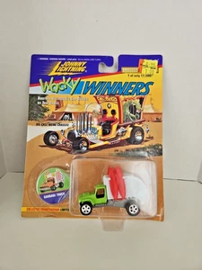 Johnny Lightning Garbage Truck Wacky Winners Series #1 by Tom Daniel Green 1:64 - Picture 1 of 8
