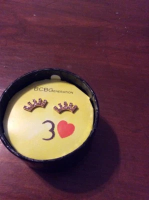 $28 BCBGeneration 玫瑰金水晶铺面耳钉 BG2 — 第 1/4 张图片