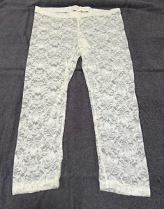 Off White Posey / Ivory Leaf Pattern Stretch Lace Capri Length Footless Leggings - Picture 1 of 2