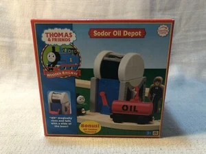 Thomas & Friends Wooden Railway Sodor Oil Depot + Bonus Oil Tanker Included - Picture 1 of 3