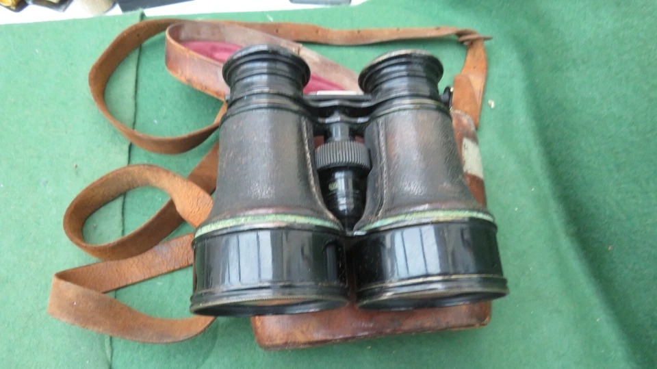 PAIR OF DOLLOND OF LONDON TRI STRENGTH OPTICS BINOCULARS IN CARRYING CASE - Image 1 of 4