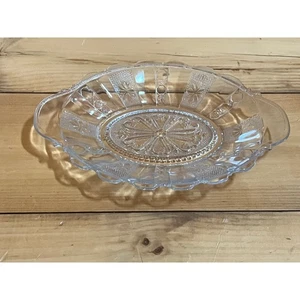 Vintage Glas Süßigkeiten Schmuck Schale. Oval. Blumenformen.Griff.Überbacken. 12"x8,5 - Bild 1 von 10