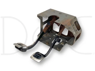 91-98 Ford F600 F650 F750 F800 Brake Clutch Pedal Assembly OEM F1Ht-2467-BA - Image 1 of 4