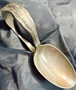 VTG ~ 1847 ROGERS Silverplate Grape BABY Infant Spoon LOOP HANDLE - Picture 1 of 20