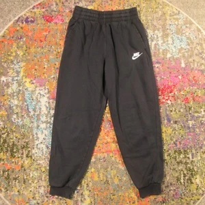 Nike Sweatpants Youth L Black Fleece Joggers 26 In Inseam Embroidered Swoosh Boy - Picture 1 of 11