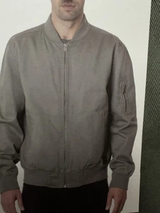 Lucky Brand Herren Bomberjacke mit durchgehendem Reißverschluss und Taschen, grün, Größe XXL - Bild 1 von 6