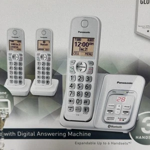 Teléfono inalámbrico Panasonic KX-TG833 SK1 Link2Cell - 3 teléfonos/contestador automático - Imagen 1 de 6