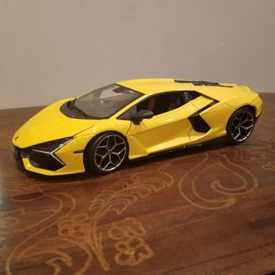 Maisto Edición Especial Escala 1:18 Lamborghini Revuelto Modelo Diecast - Amarillo Foto 1 de 4