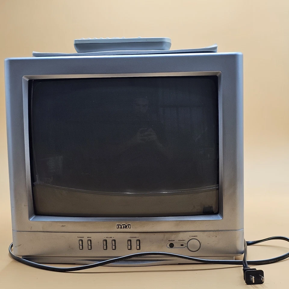 RCA TV 13V420T Color TV Television 13” Retro Gaming With Remote & Manual - Image 1 of 4