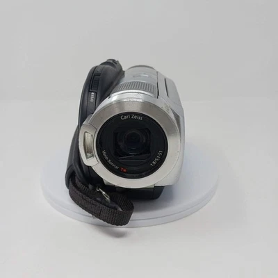 Sony Handycam Consumer-Grade HD Camcorder HDR-UX5 - Image 1 of 4