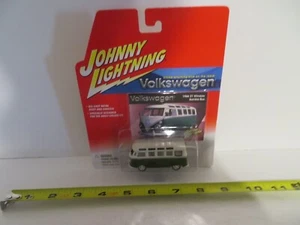 Johnny Lightning Volkswagen 1965 21 Window Samba Bus Green & White 2002 MOC - Picture 1 of 4