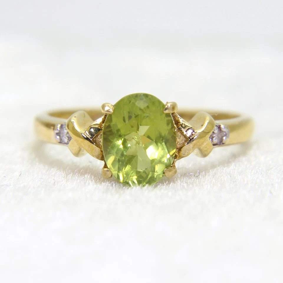 Anillo de oro amarillo de 9 quilates con apatita verde y diamantes K 1/2 ~ 5 1/2 Foto 1 de 4