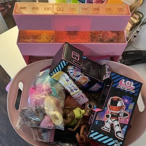 LOL Surprise HUGE LOT 100’s Of Pieces, Dolls, Pets, Accessories Clothes And More - Bild 1 von 17