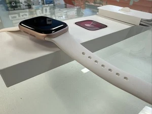 Apple Watch série 10 or rose 42 mm LTE - Photo 1 sur 7