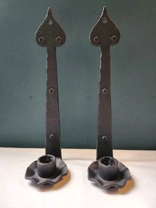 A Pair Of Vintage Black Iron Metal Wall Candle Holders 12" Tall - Bild 1 von 12