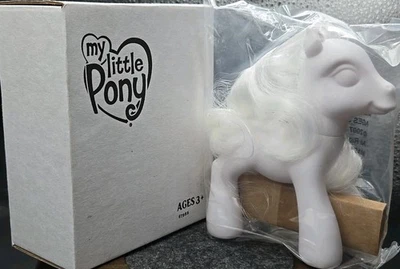 My Little Pony 2007 Hasbro MLP pony blanco liso en blanco nuevo  Foto 1 de 4