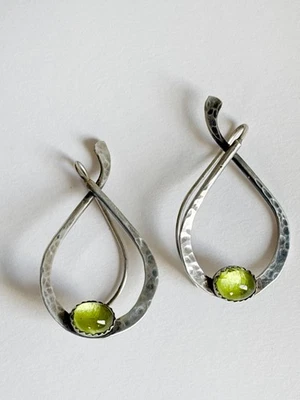 Vintage 1970s Peridot &  Sterling Silver  Hammered Thread Earring Hand Crafted - Image 1 of 4