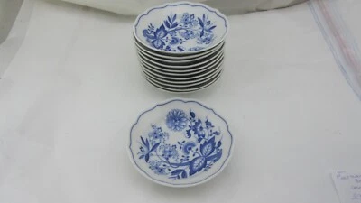 Juego de 12 fruteros con borde festoneado Hutschenreuther Blue Onion 5 1/2" Foto 1 de 4