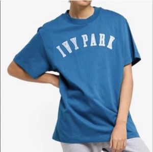 FREE SHIPPING NWT IVY PARK Baseball Logo Oversized T-Shirt Size S - Picture 1 of 12