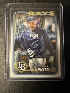 2024 Topps Update Rene Pinto #US107 Golden Mirror Image Variation - Bild 1 von 2