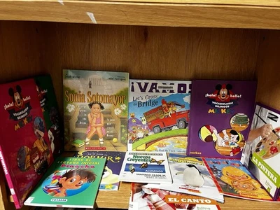 Lot of 12 Spanish Espanol Learn to Read Child Kids Picture ESL Book MIX UNSORTED - Image 1 of 4