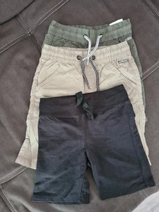 3 kurze Hosen Gr.116 - Bild 1 von 1