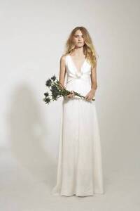 NICOLE MILLER DOUBLE FACE SATIN VNECK BRIDAL WEDDING DRESS 12 $990 EK0030