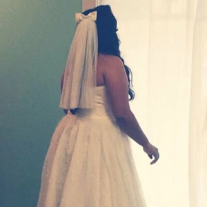  Ivory short Wedding Veils 1 Tier Bridal Accessories Bride veil bow Comb  - Picture 1 of 2