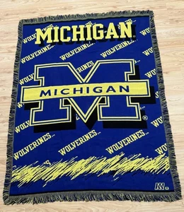 VINTAGE NORTHWEST UNIVERSITY MICHIGAN WOLVERINES WOVEN TASSEL THROW SOFA BLANKET - Picture 1 of 4