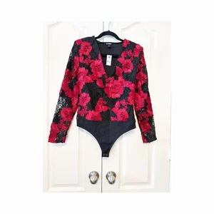 Express  V-Neck  Bodysuit Red Floral Embroidered Black Lace Size Small New - Picture 1 of 18