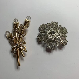MONET SIGNED BROOCH LOT CRYSTAL FLOWER BOUQUET & SNOWFLAKE PIN LOT - Bild 1 von 6